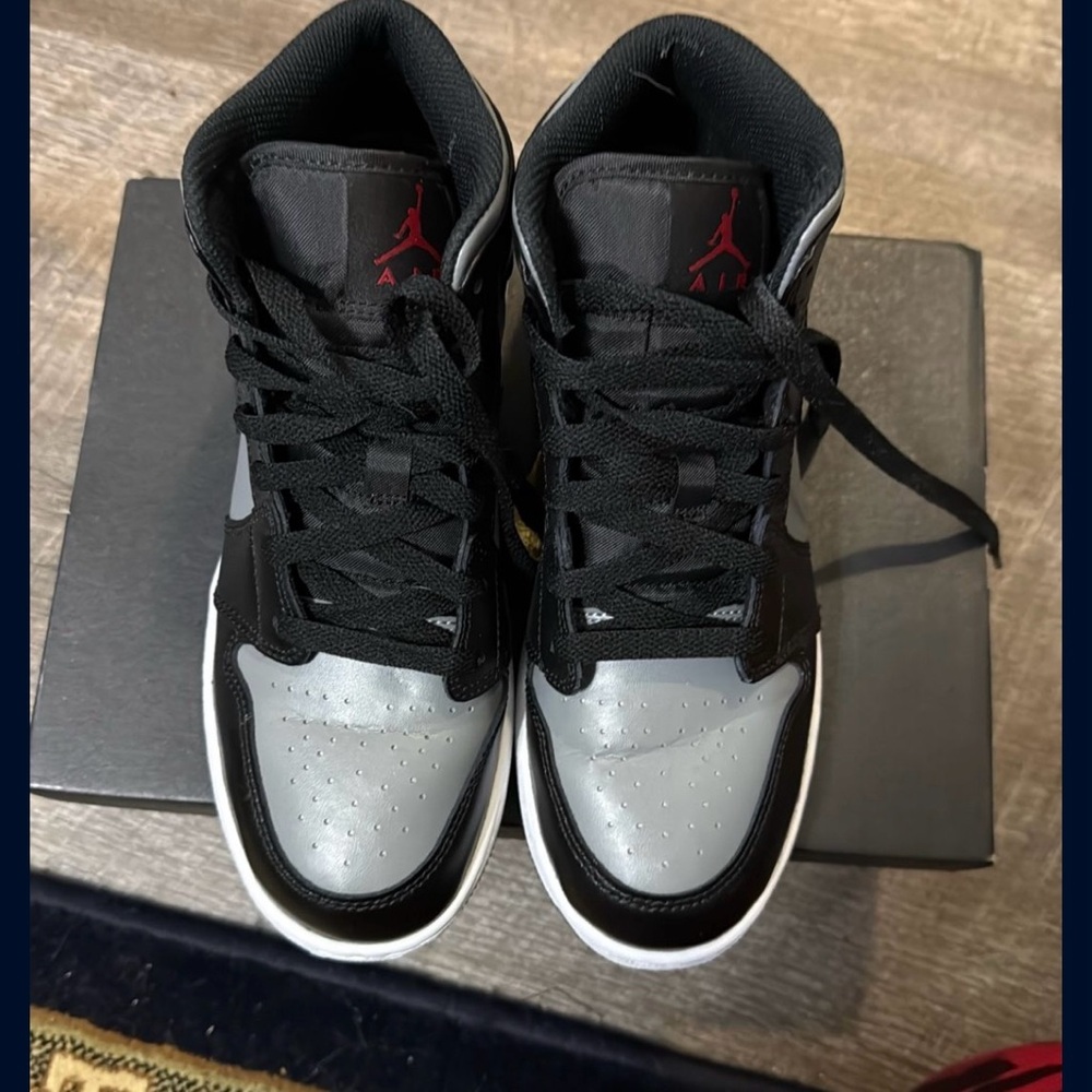 Jordan 1 Mid